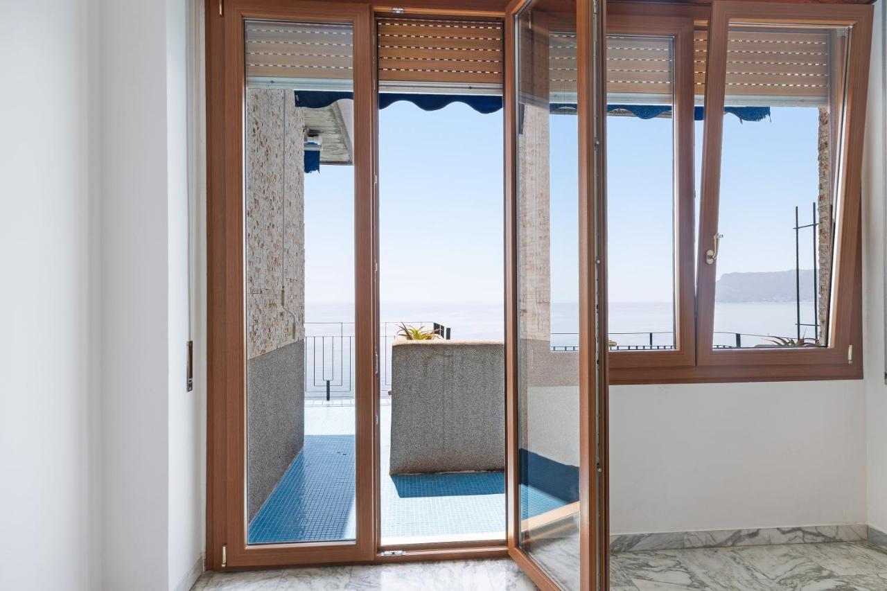 Appartamento Stupenda Vista Mare Bergeggi Exterior photo